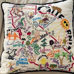 Catsudio “California Pillow”